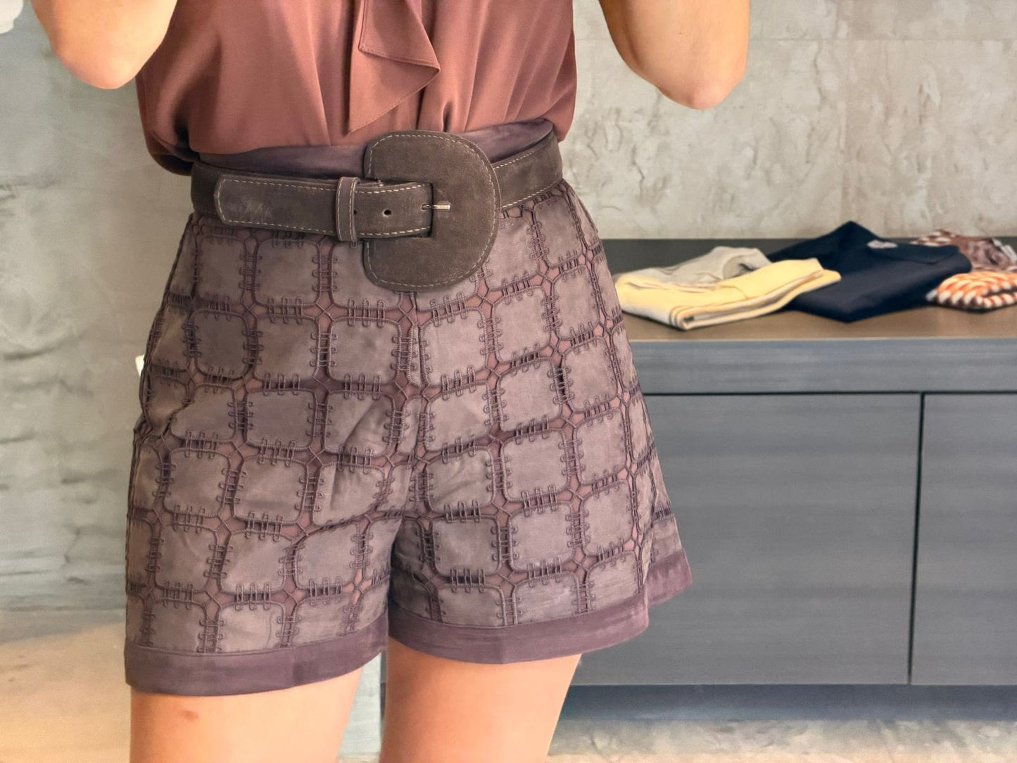 Short camurça trabalhado
