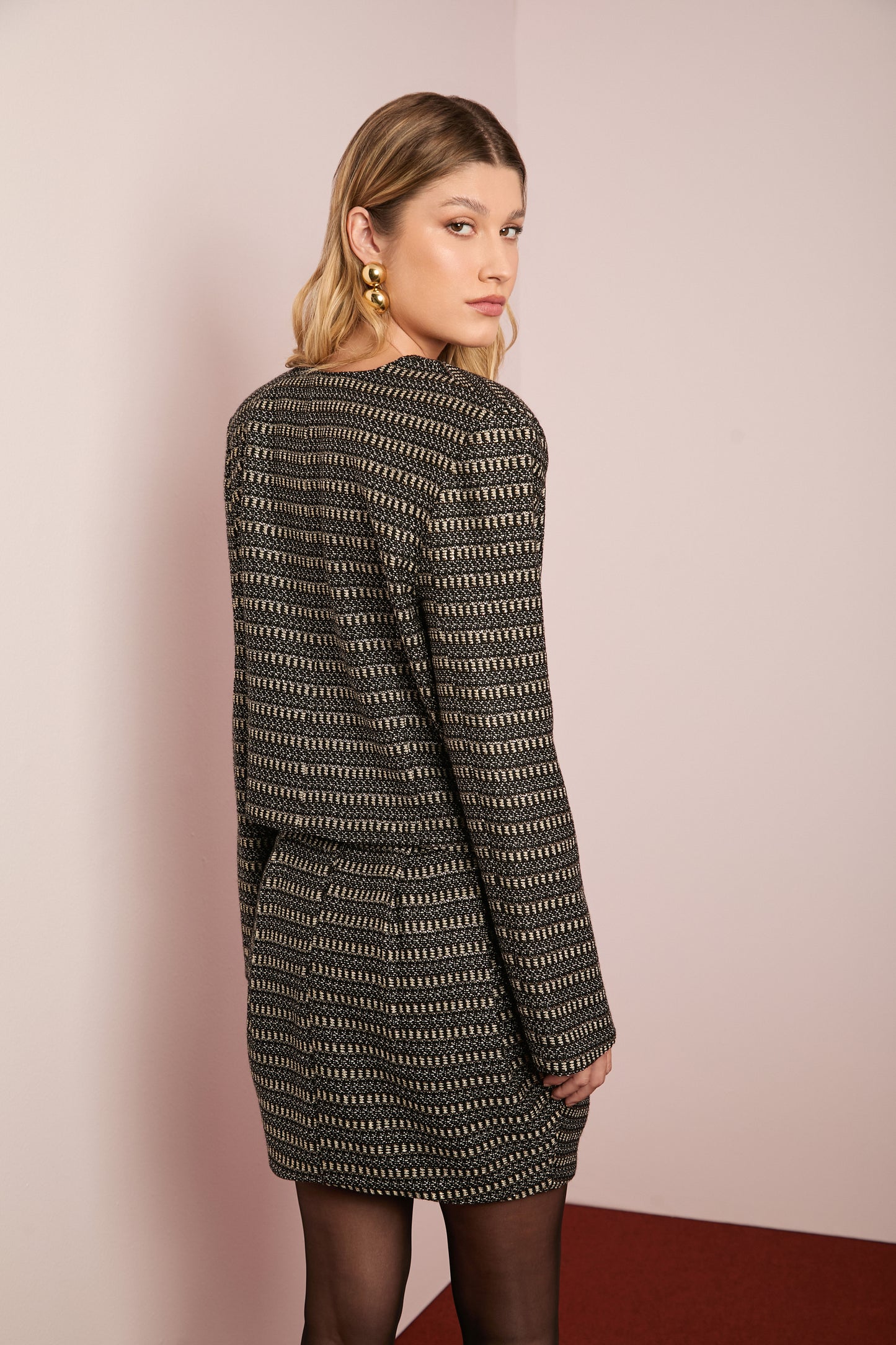 Casaqueto de Tweed Preto com Dourado