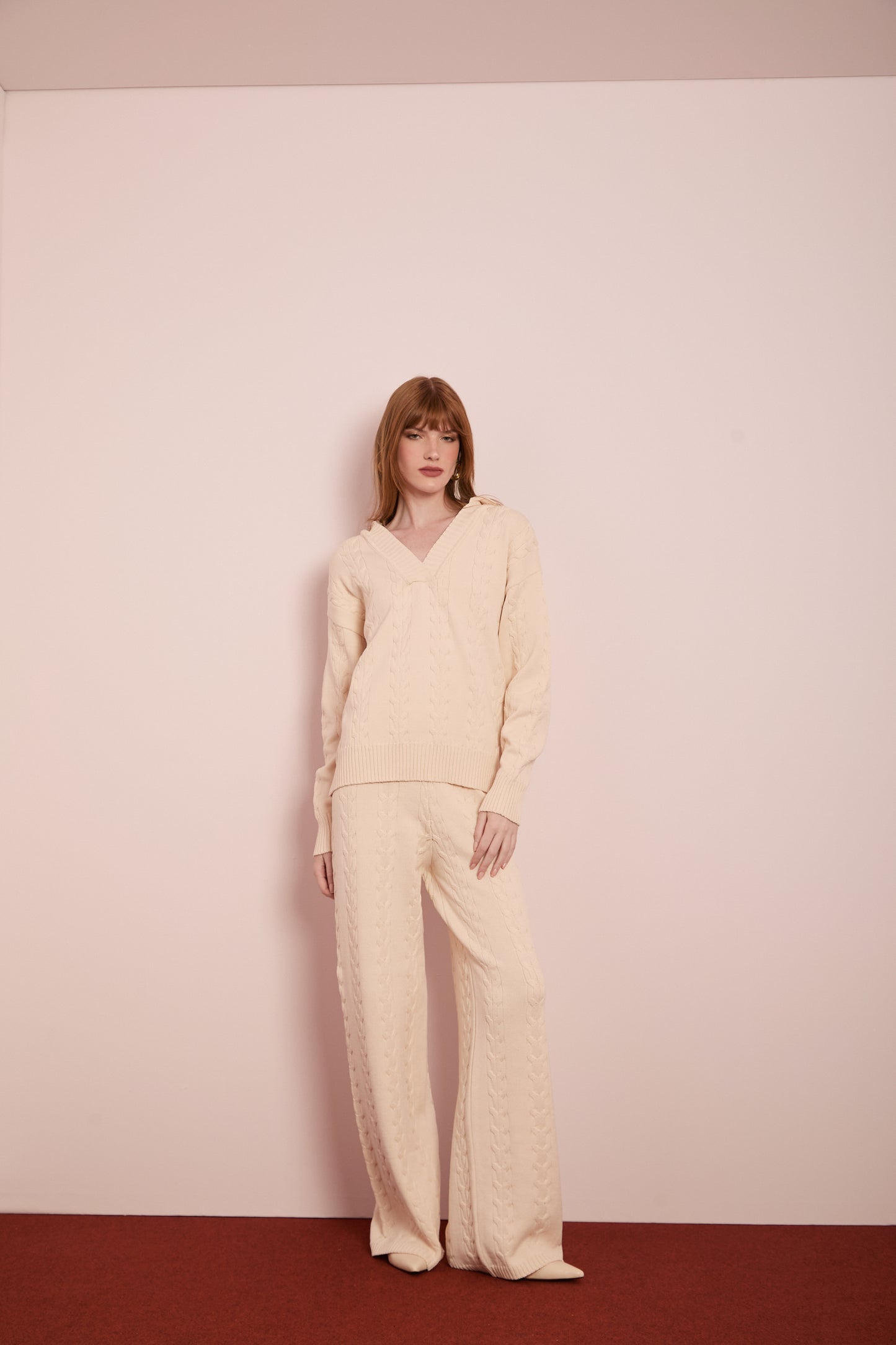 Conjunto Bege de Tricot Blusa com Capuz e Calça