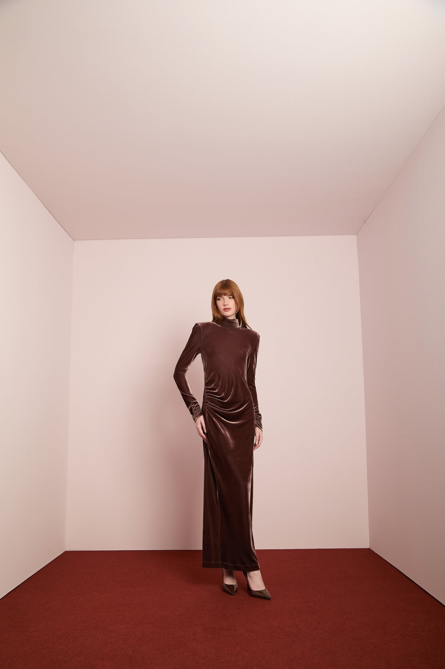 Vestido longo veludo decote costas