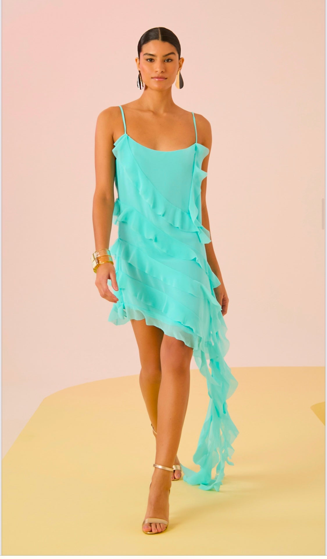 Vestido cortado a laser