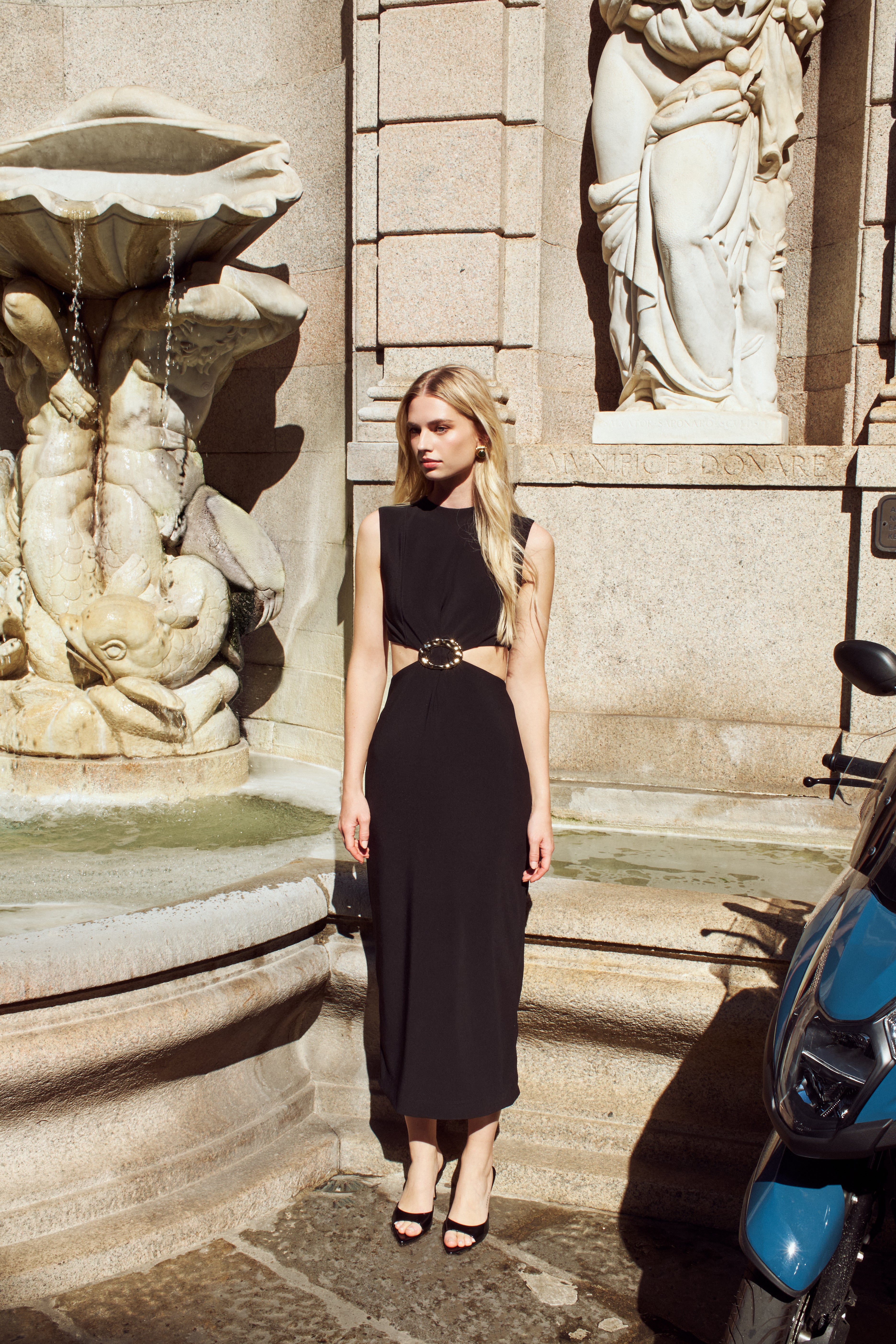 Vestido Maxi Midi Preto com Recortes